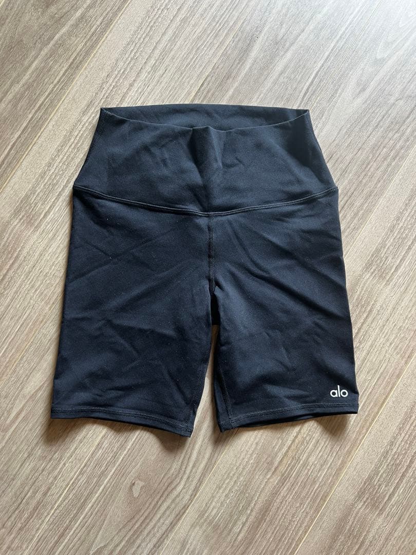 alo 7\" High-Waist Biker Short ブラック