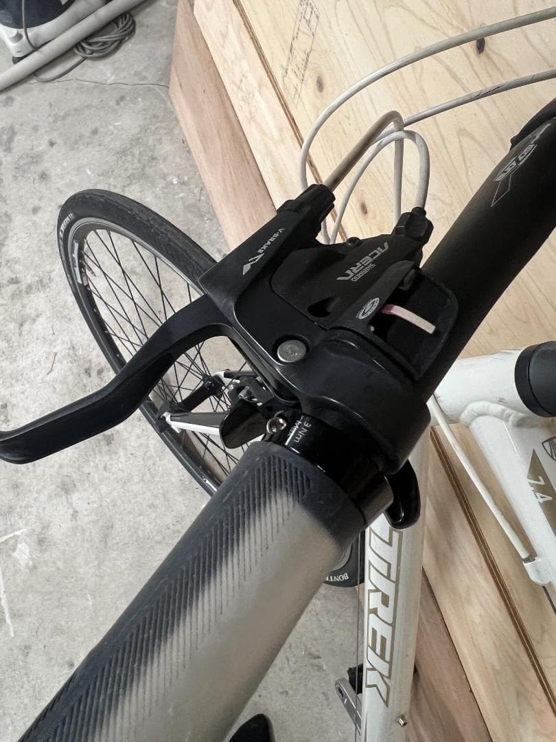 【引き取り限定/中古】TREK FX7.4 トレック クロスバイク ホワイト