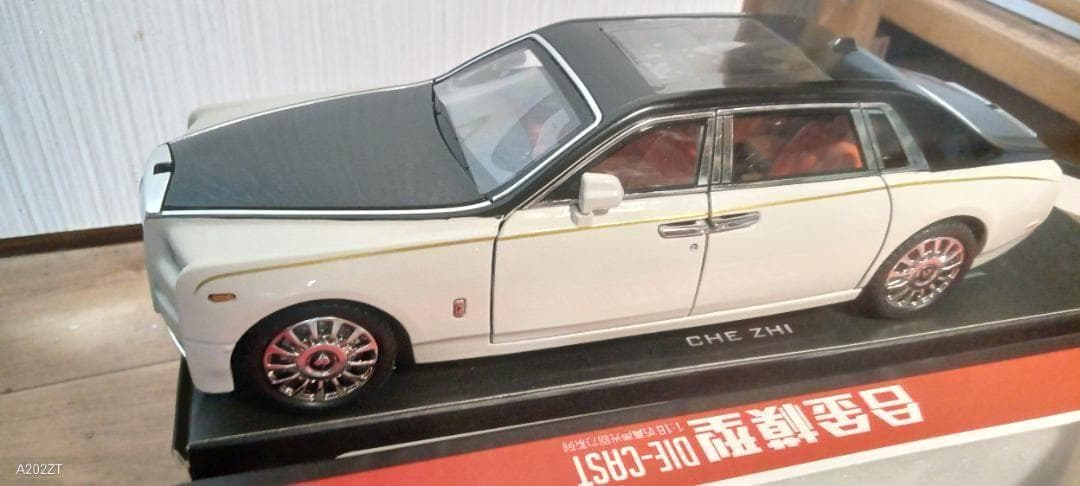【New最安値】精密1:18スケール 特大サイズ ロールス・ロイス ファントム