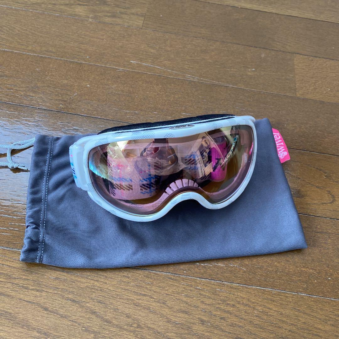 スキーウェア上下セット（ゴーグル付き　）