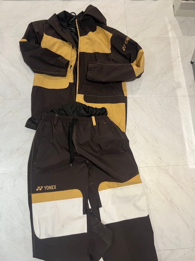 ヨネックス　スノボーウェア　A3TRICKER ジャケット＆パンツセット売り