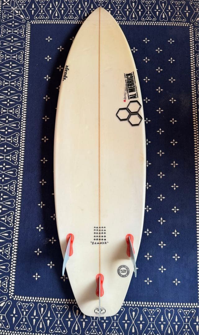 アルメリック 5'8\" トライフィンショートボード