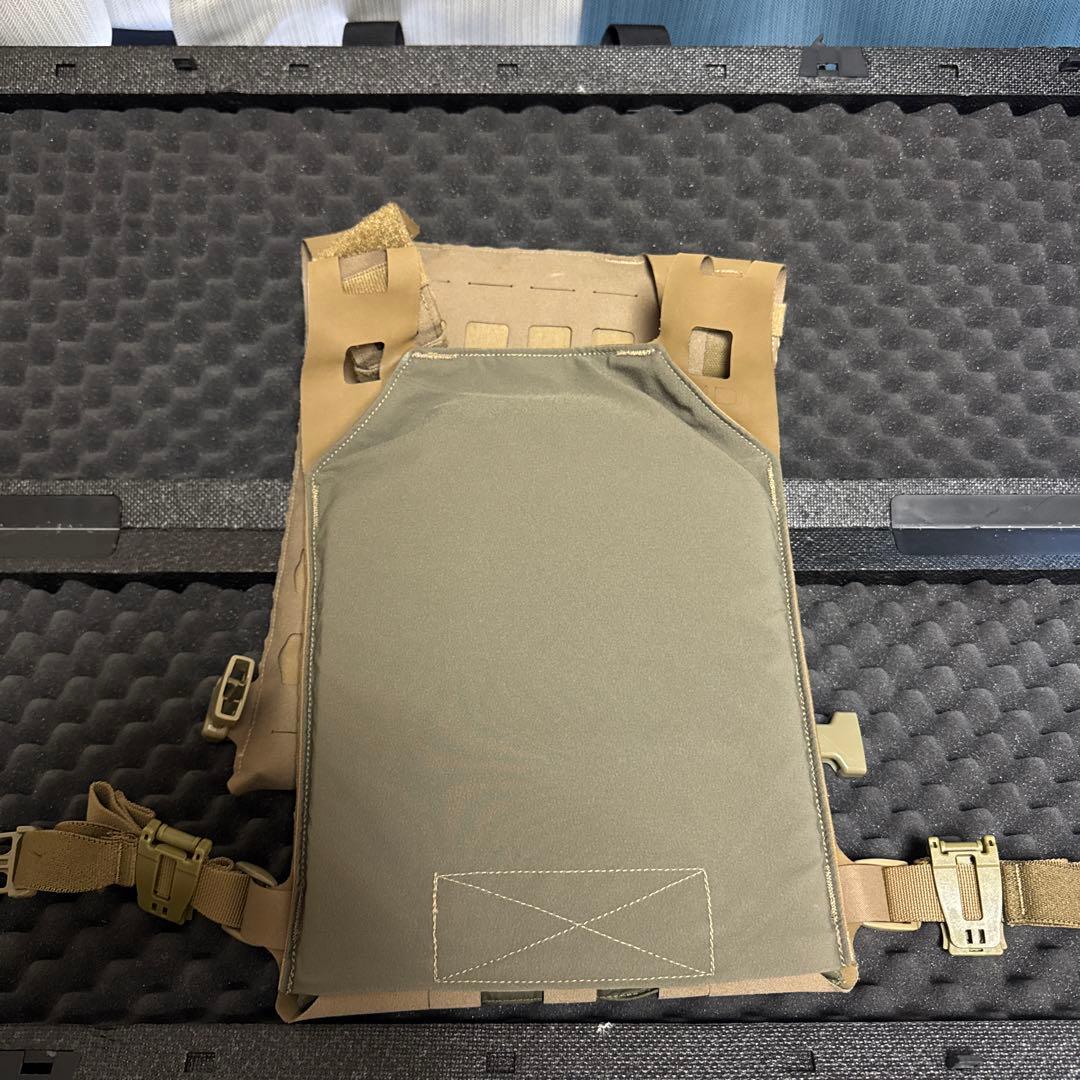 ブルーフォースギア　タンカラー プレートキャリア モジュラー対応