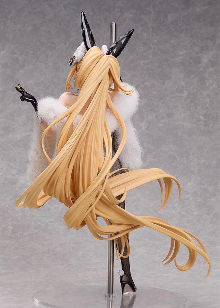 勝利の女神：NIKKE ルピー：ラグジュアリーラビット 1/4 完成品フィギュア