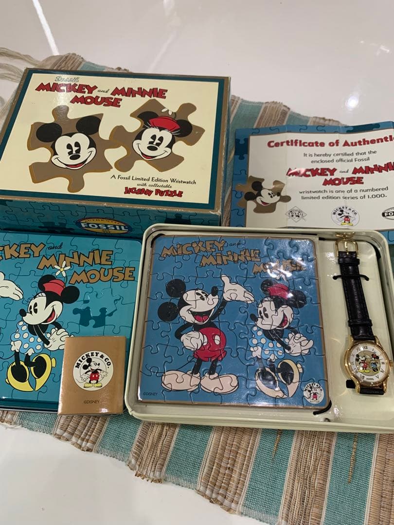 [新品] 限定品　Disney ミッキー&ミニーマウス　FOSSIL 腕時計