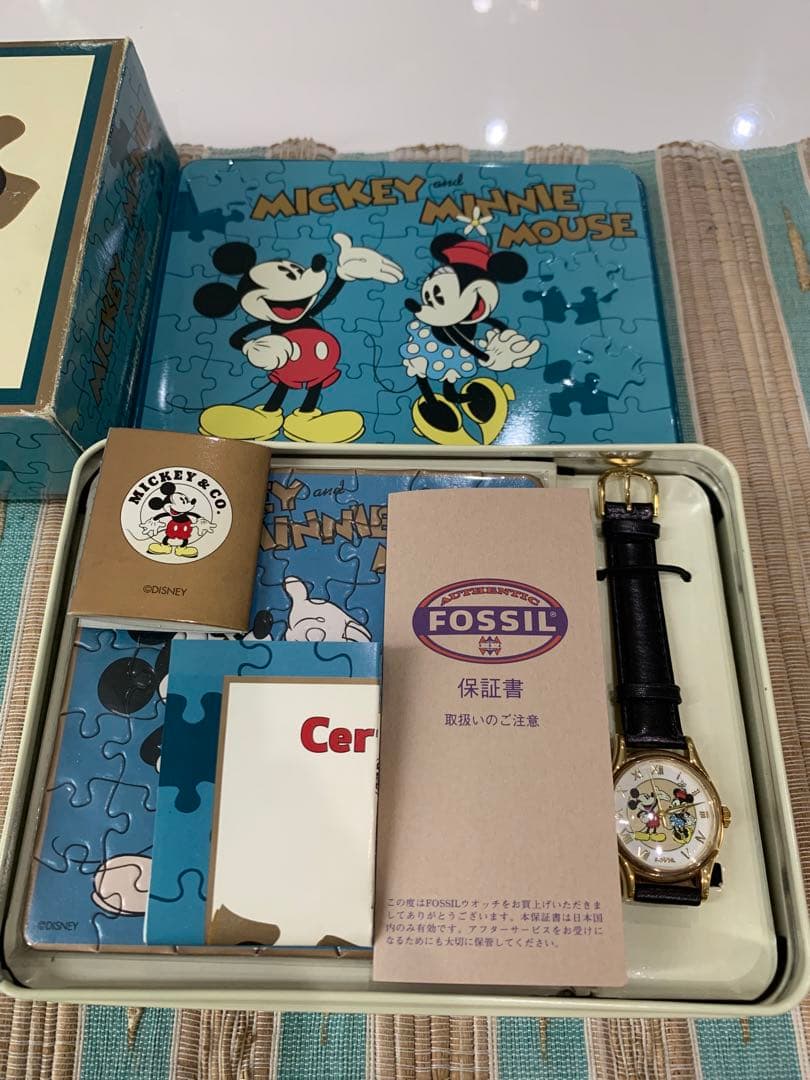 [新品] 限定品　Disney ミッキー&ミニーマウス　FOSSIL 腕時計