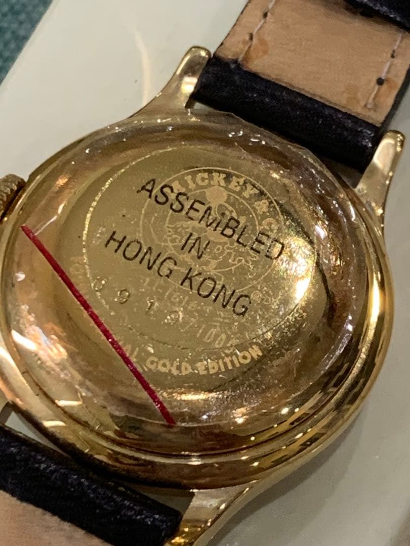 [新品] 限定品　Disney ミッキー&ミニーマウス　FOSSIL 腕時計