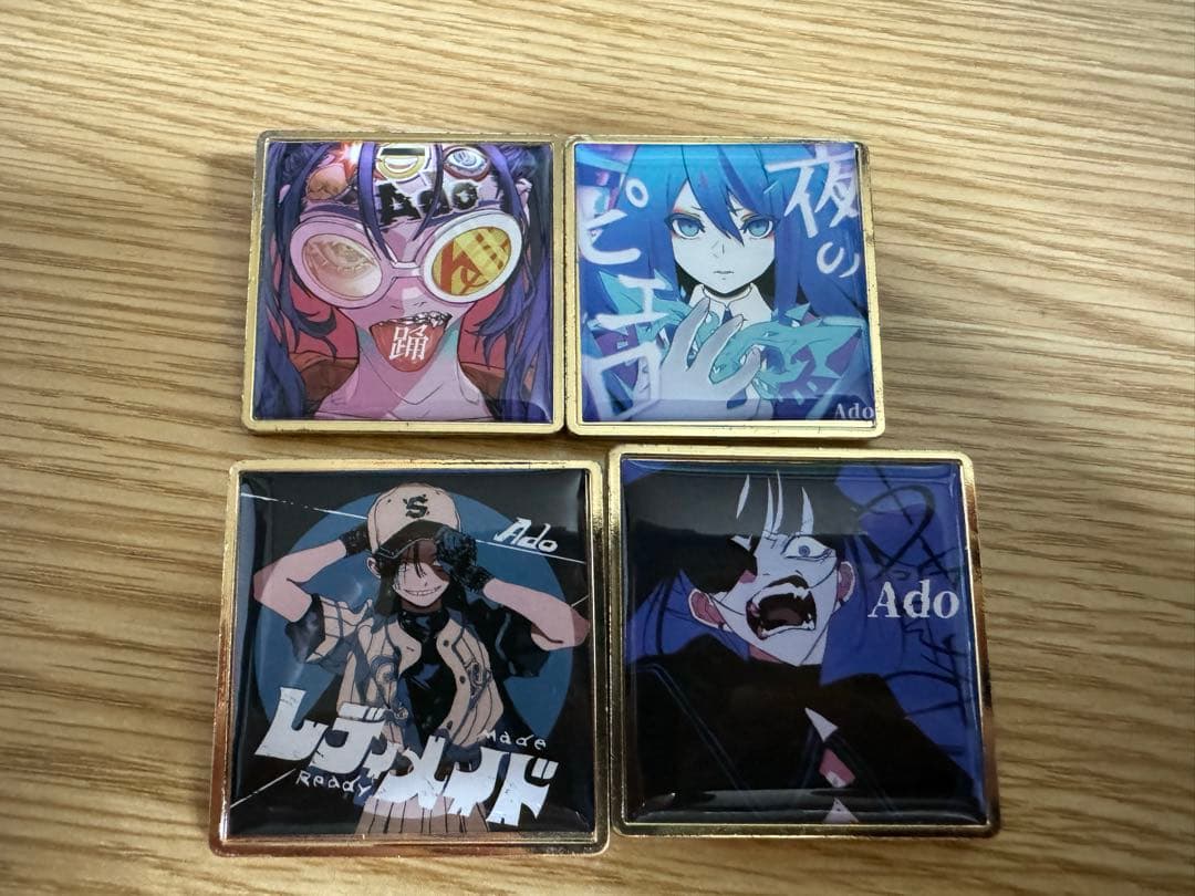 Ado うきうきピンバッジ
