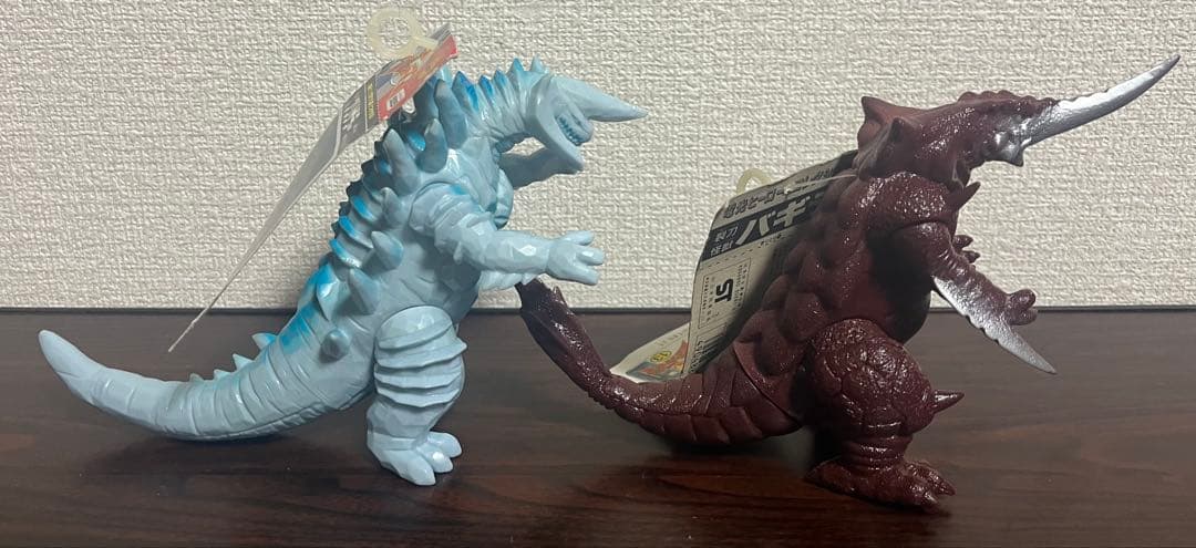 電光超人グリッドマン ブリザラー バキラ マグネガウス タグ付き ソフビ