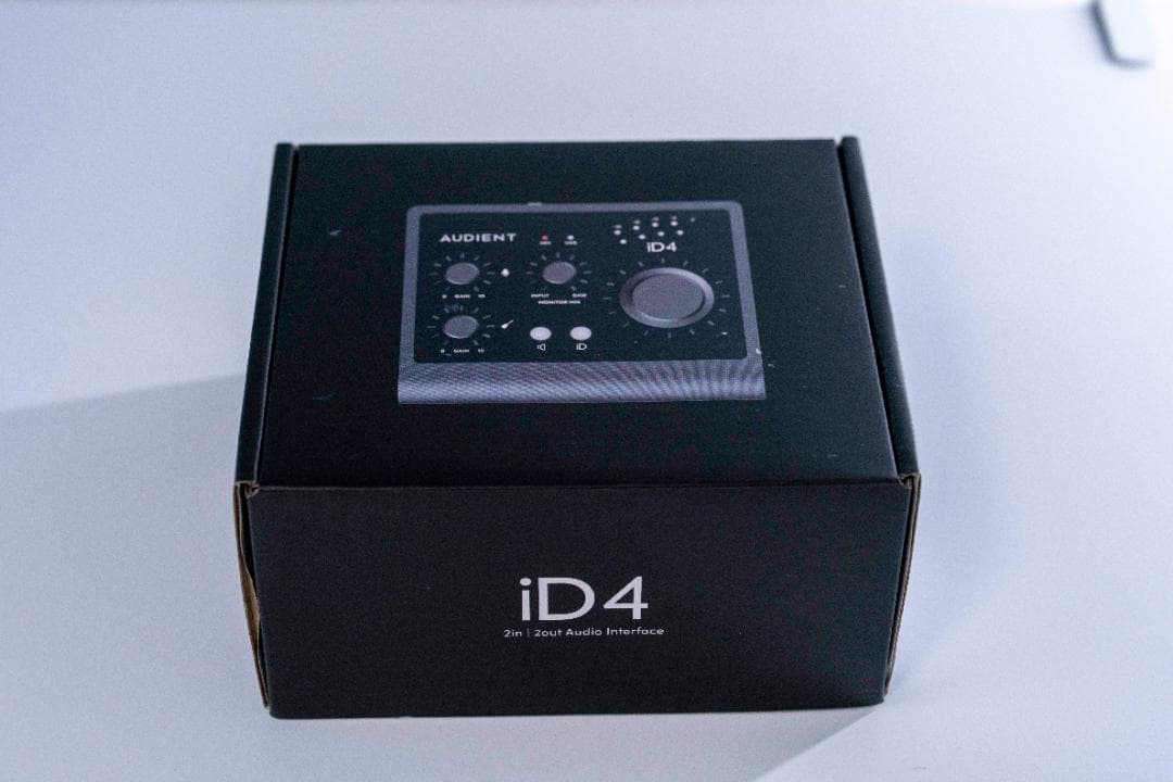 AUDIENT iD4mk2 オーディオインターフェース