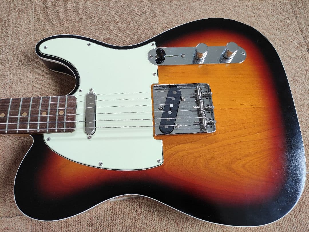 Combat カスタムテレキャスター 3トーンサンバースト