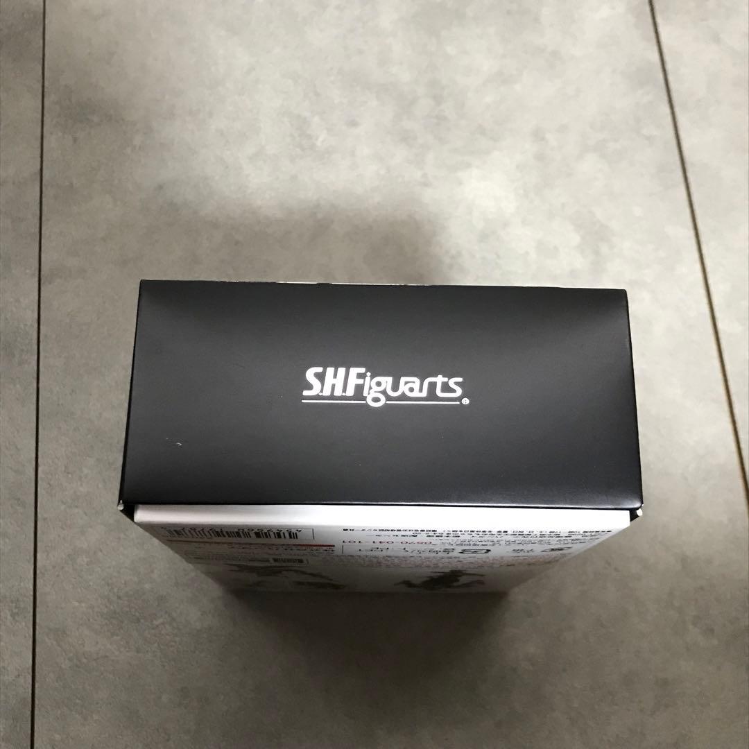 仮面ライダーカブト　ハイパーフォーム 真骨彫製法　フィギュアーツ