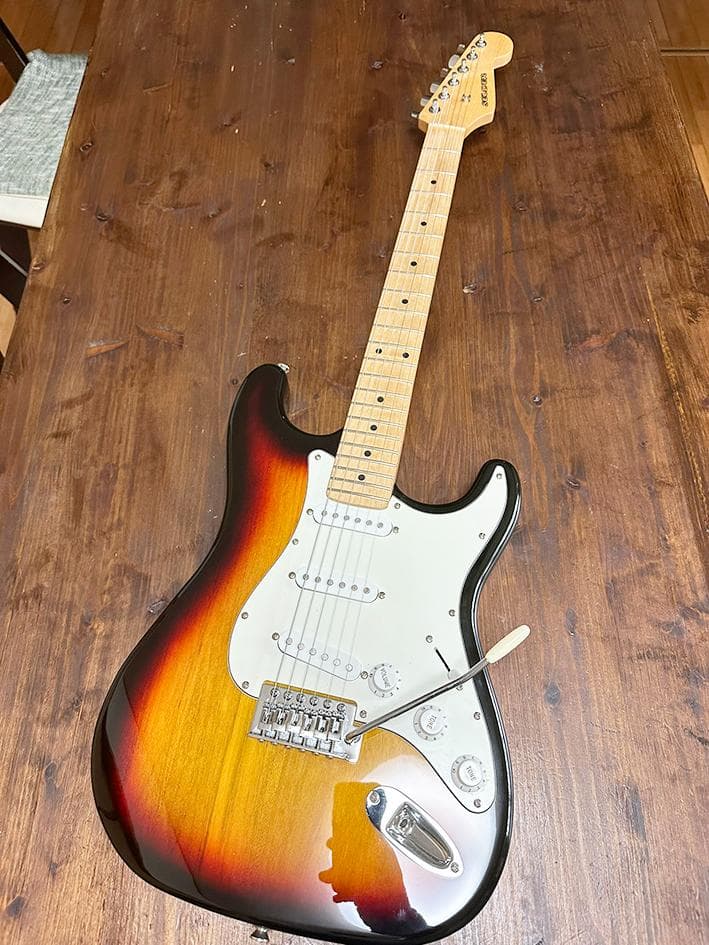 ストラトタイプ　エレキギター　ダークバースト