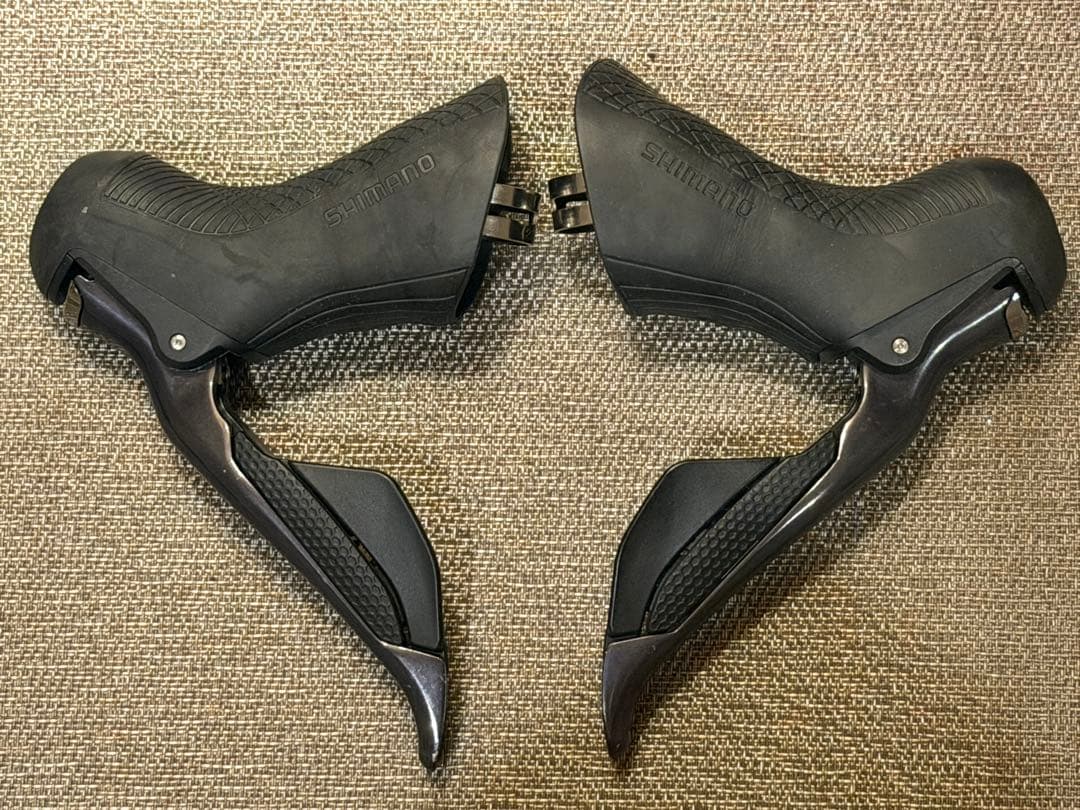 シマノ ULTEGRA Di2 ST-R8070 油圧ブレーキSTIレ