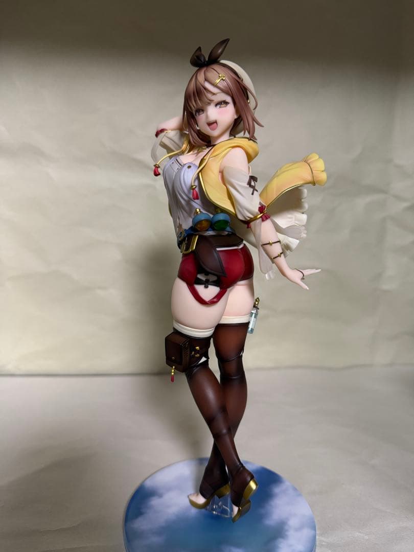 アルター ライザ フィギュア