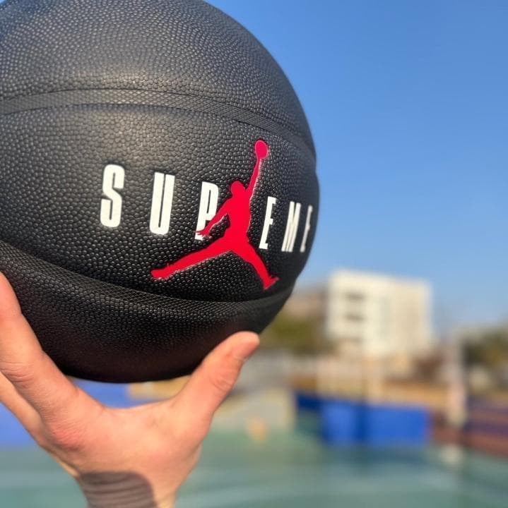Supreme x Jordan コラボ Basketball バスケットボール