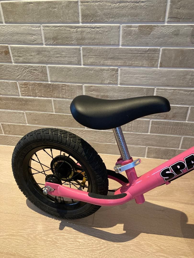 SPARKY スパーキー　キックバイク　ピンク　ブレーキ　スタンド付