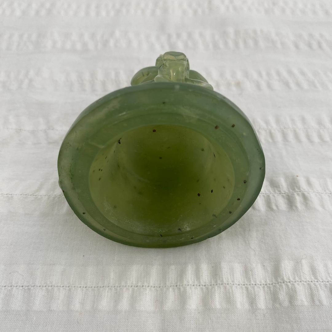 翡翠（ヒスイ）天然石　新山玉炉　龍の香炉　81年ポートピア天津物産展