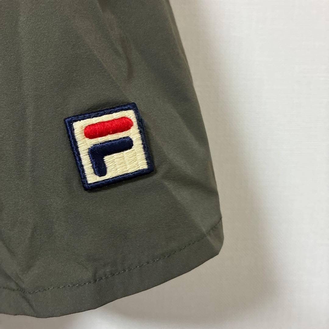 フィラ　カーキ色のセットアップ