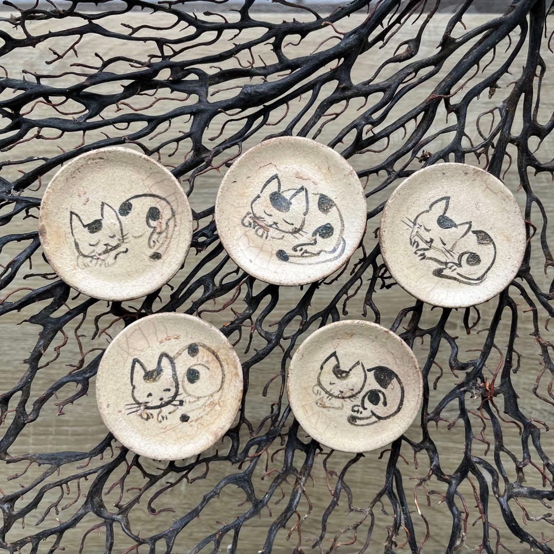 骨董　古陶　絵瀬戸　古瀬戸　希少　ブチ猫　眠り猫 図案　豆皿　手塩皿　小皿５客
