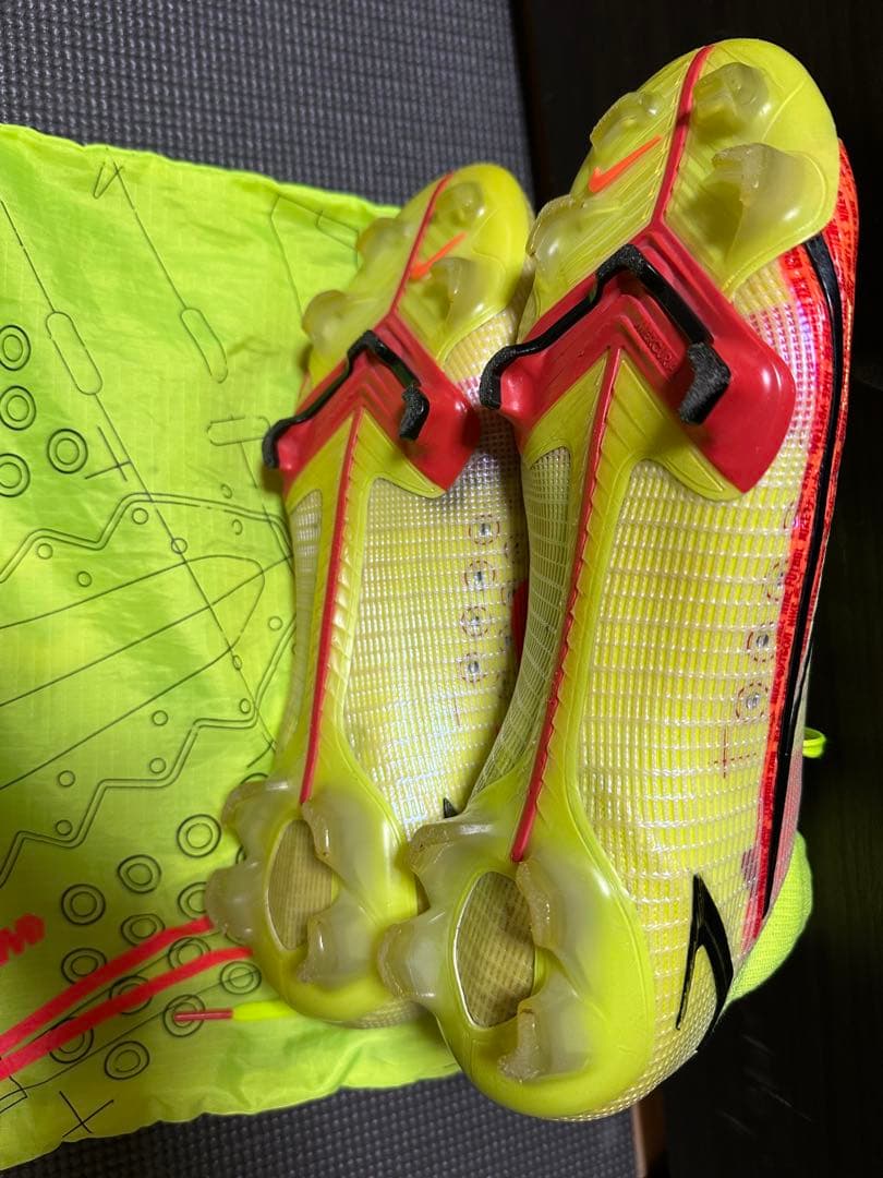 サッカースパイク ナイキマーキュリアルスーパーフライ8FG