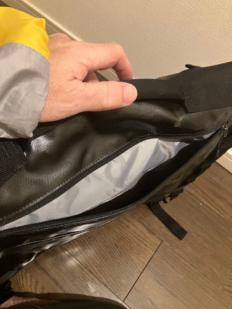 Patagonia メッセンジャーバッグ 黒