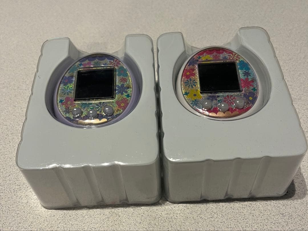 たまごっちみーつ 2個セット　花柄フラワー　パープル紫/ホワイト白　パステル