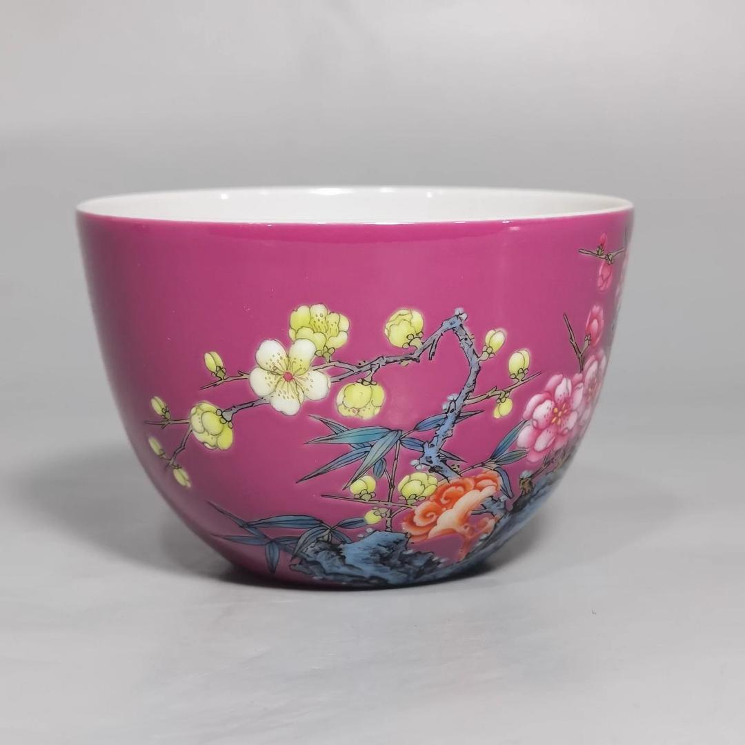 珐琅彩 胭脂紅地 梅花文 盃 一対｜陶磁器｜精巧作り