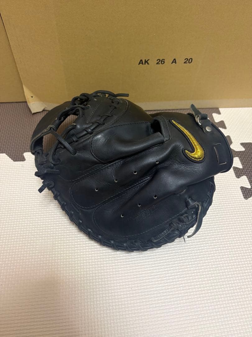 ナイキ硬式キャッチャーミット