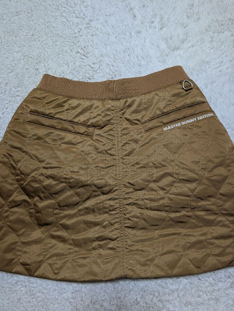 マスターバニーエディションスカート、UGGレッグウォーマーセットアップ