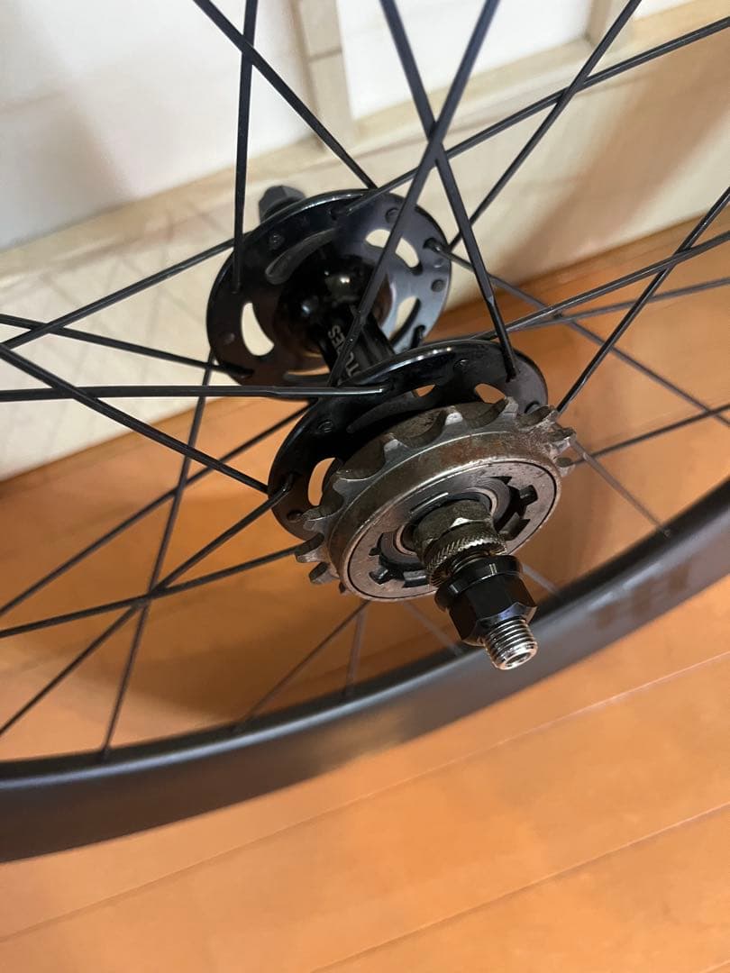 BROTURES「ブローチャーズ」SHRED88 ディープリムホイール　ピスト