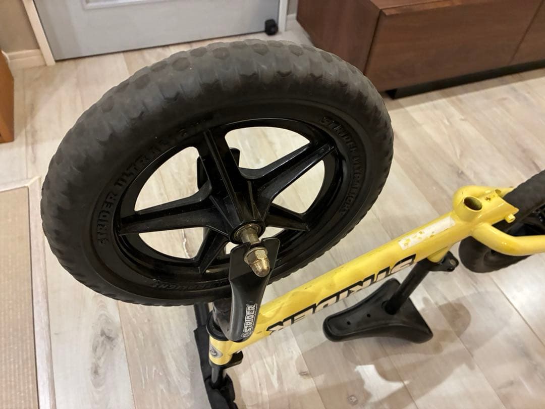 STRIDER バランスバイク イエロー
