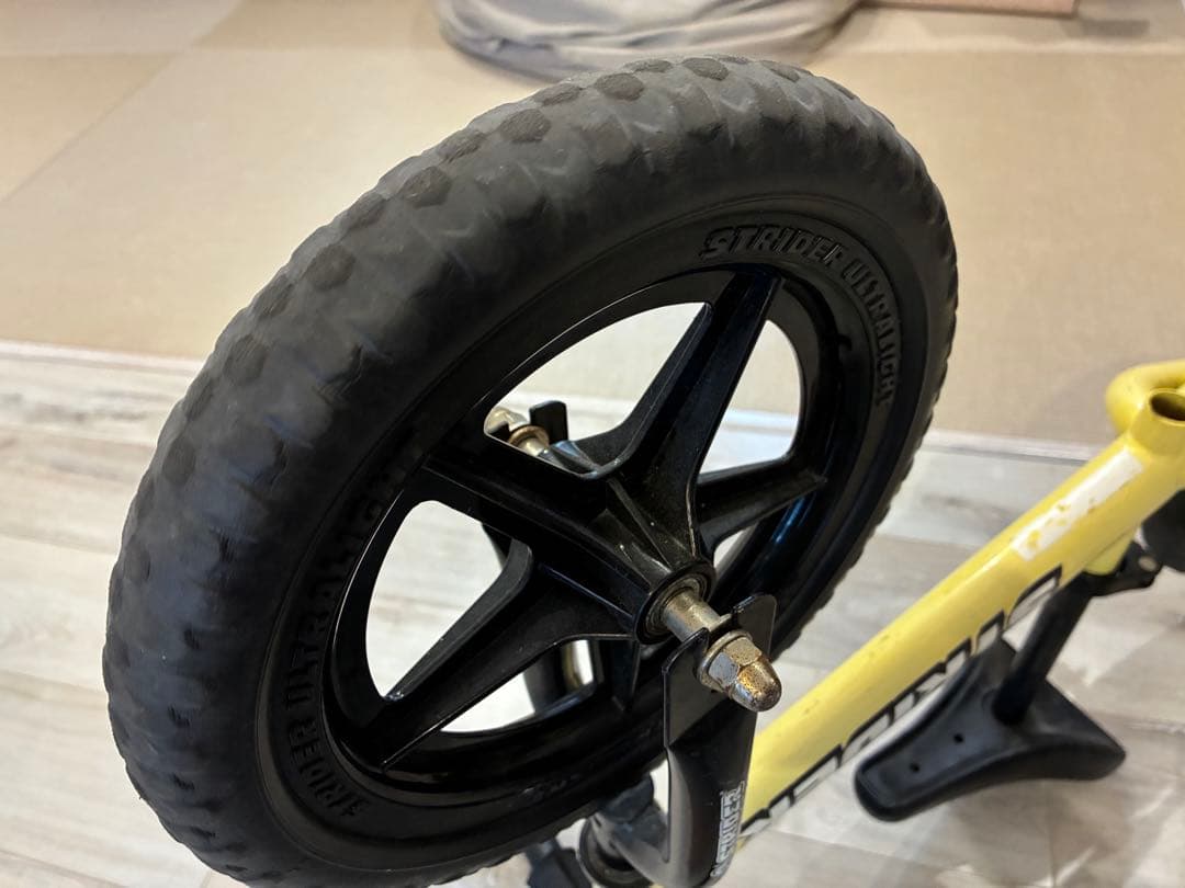 STRIDER バランスバイク イエロー