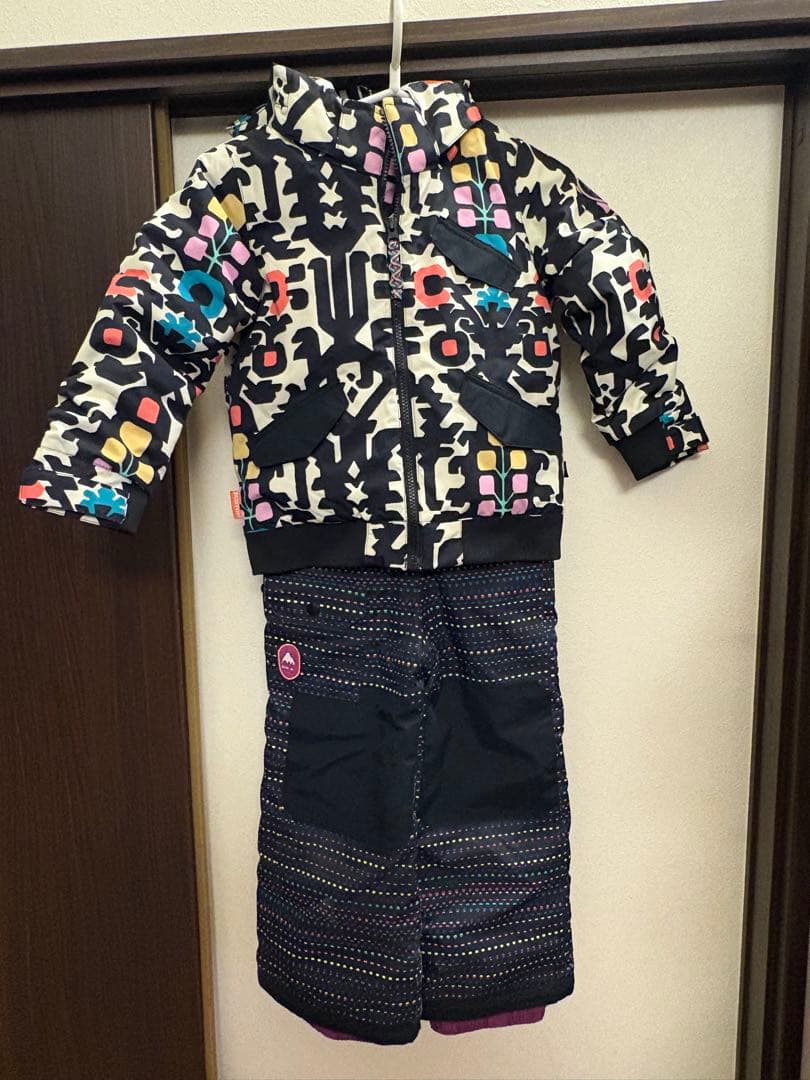 Burton バートン 4T 子ども用スノーボードウェアセット