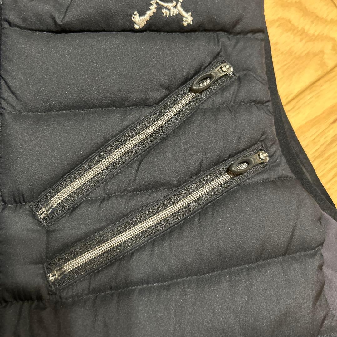 オークリー　ゴルフ　ダウンベスト