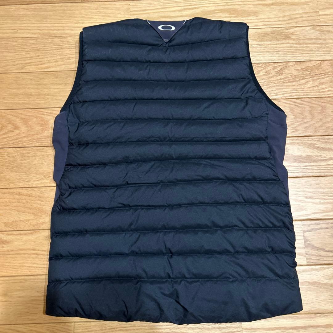 オークリー　ゴルフ　ダウンベスト