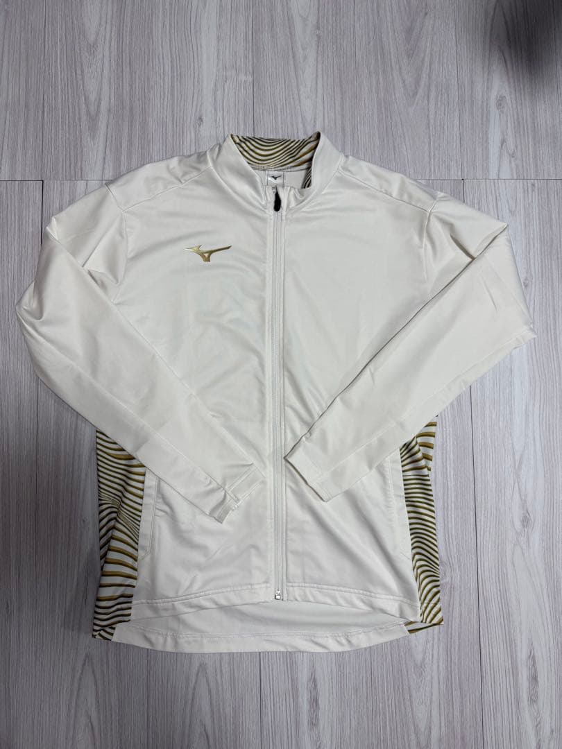 Mizuno ブラック、ホワイトジャージ上下セット