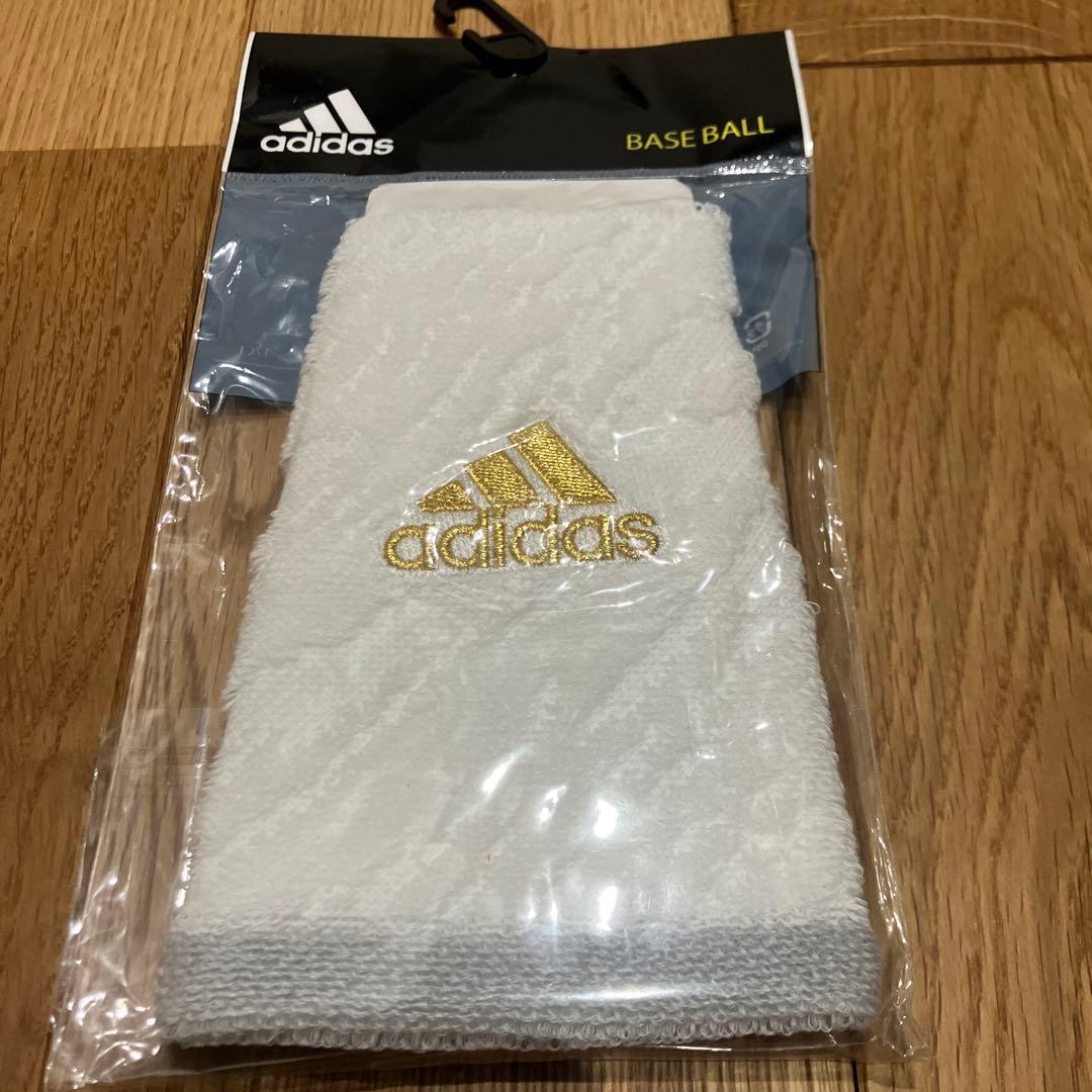 アディダス　adidas リストバンド