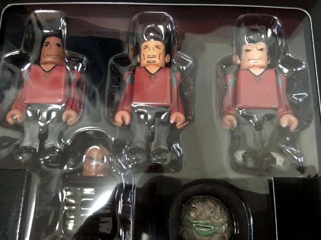 KUBRICK｜メディコムトイ｜ナイキキャンペーン自分解放｜貴重限定｜中田英寿