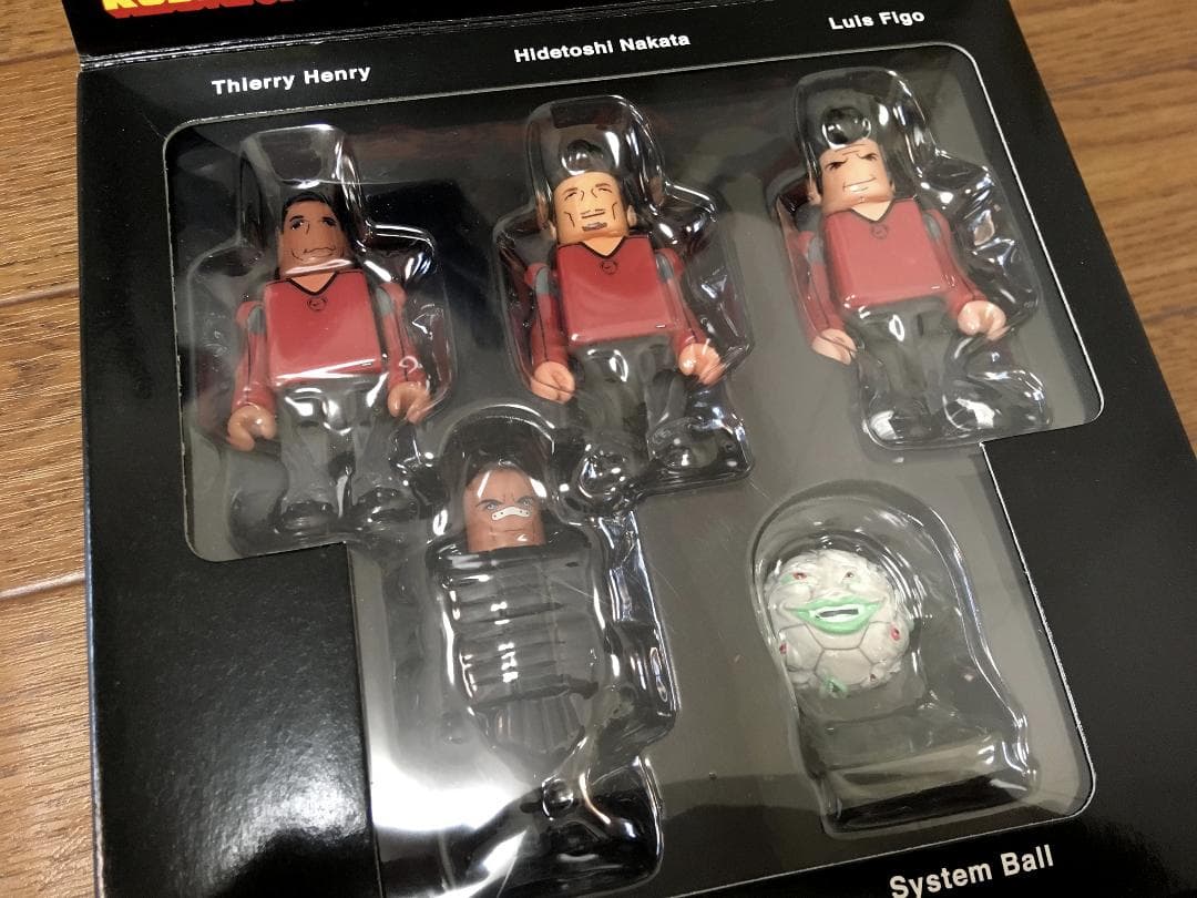 KUBRICK｜メディコムトイ｜ナイキキャンペーン自分解放｜貴重限定｜中田英寿