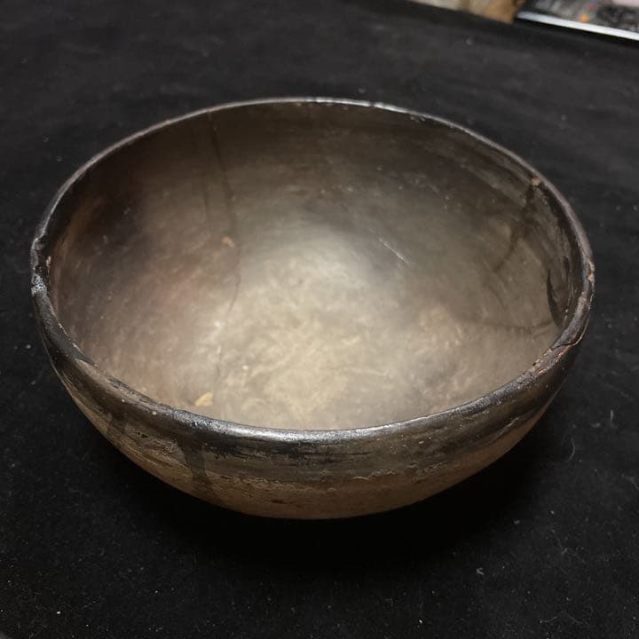 ペルー　地上絵のナスカの土中から発掘された土器です