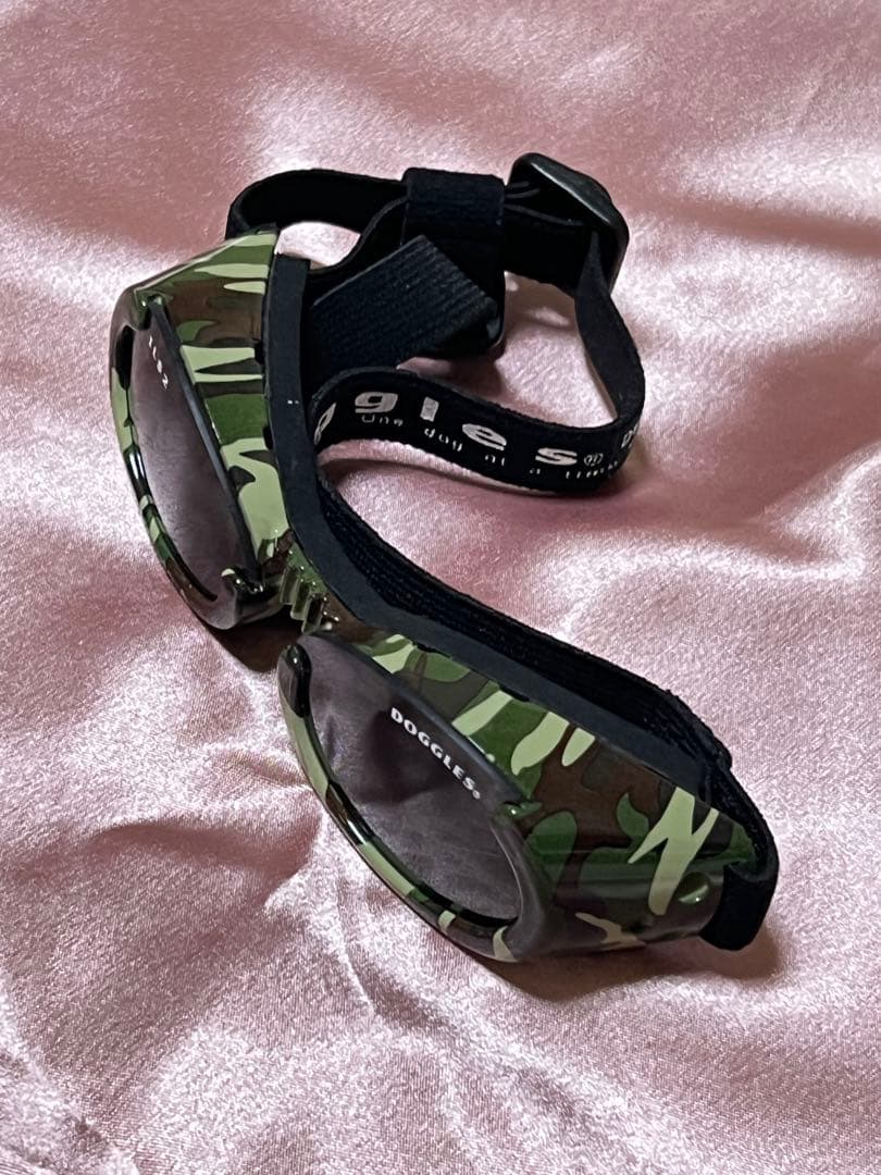 本物DOGGLES ILS2 犬用カモフラサングラスUVカット99.9%白内障