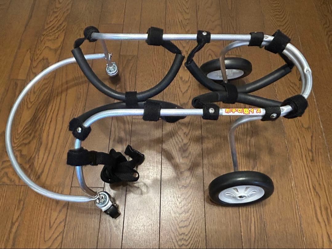 犬の車椅子　ポチの車椅子