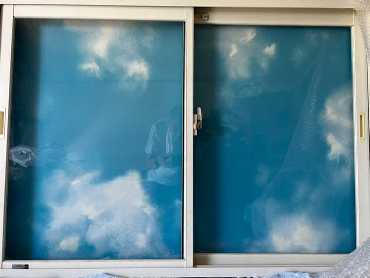 アルミサッシ絵画　青空　30年前の作品