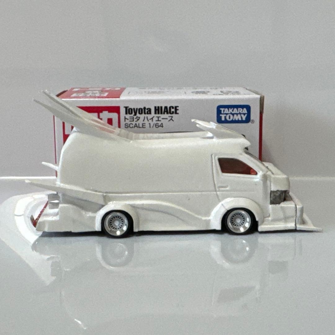トミカ改造　トヨタハイエース　バニング　フルエアロ ケース付き