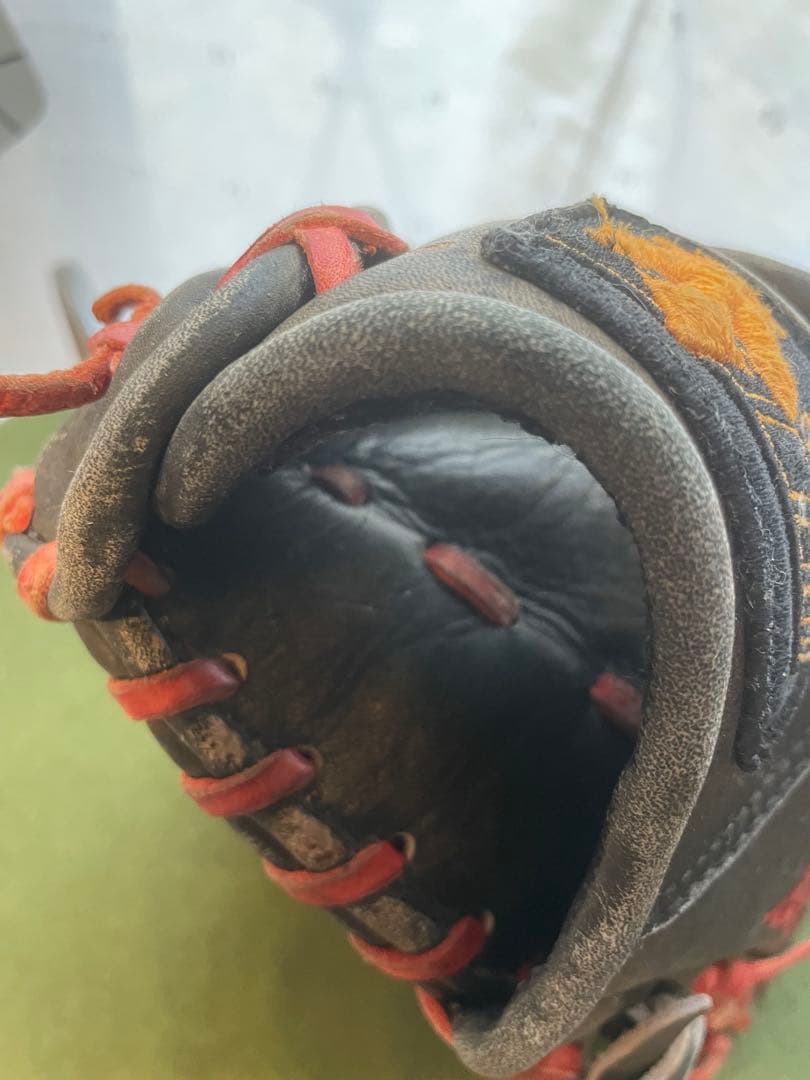 値下げ‼️デサント 日本製 新庄剛志モデル 限定品 シルエット刻印 軟式グローブ