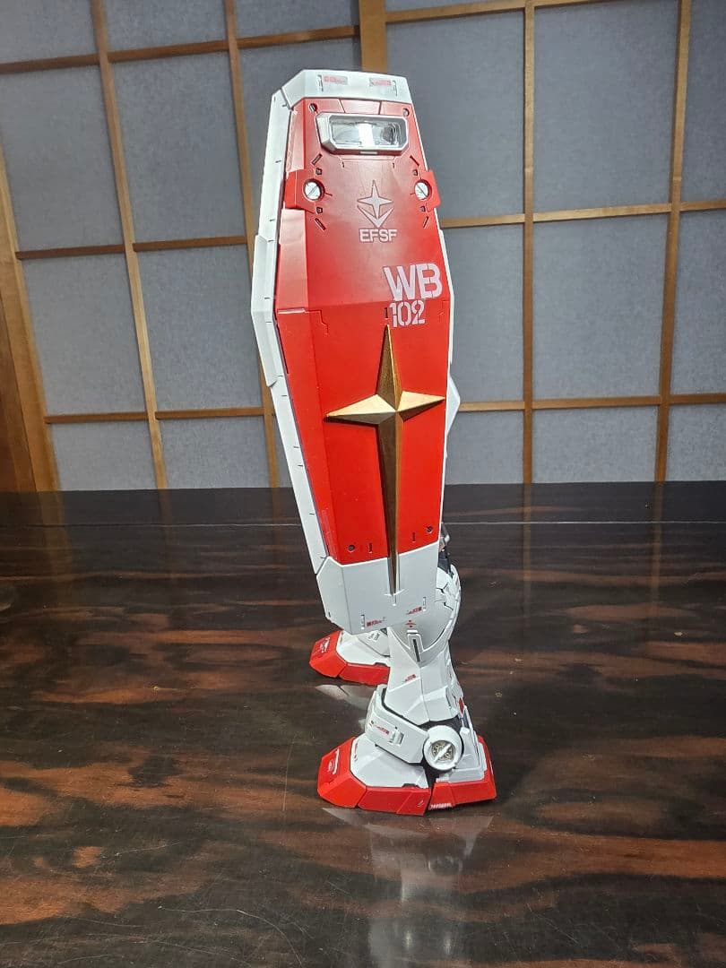 RX-78-2 unleashed ガンダム PG 1/60　(組み立てずみ)