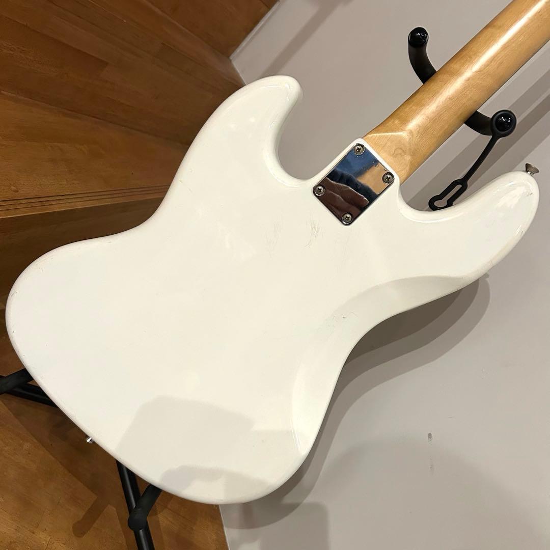 オールホワイト ジャズベース　マッチングヘッド