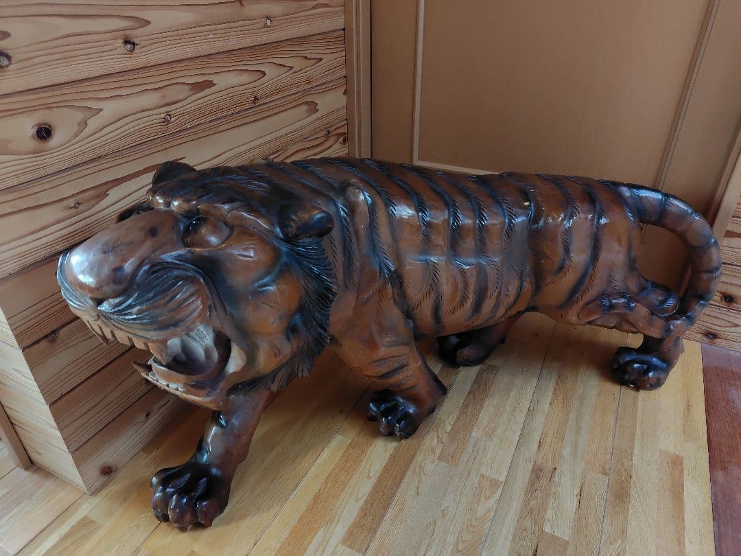 ヨッシー　虎　木彫り　約1m