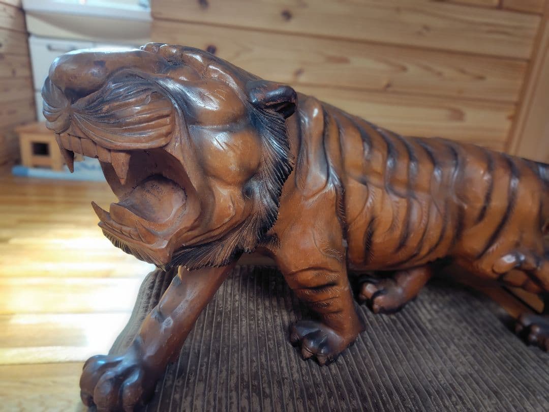 ヨッシー　虎　木彫り　約1m